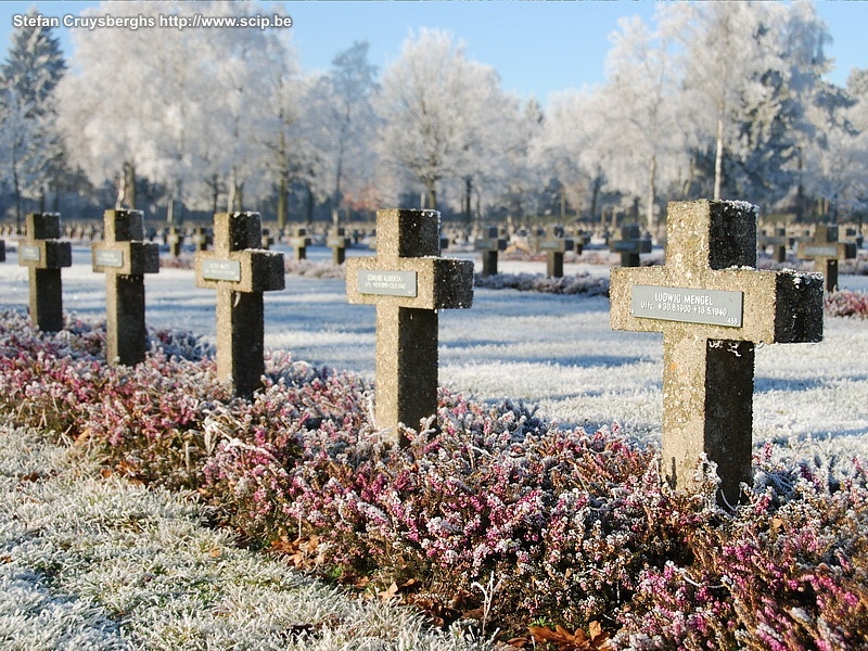 War cemetery on freezing winterday Photos of the German war cemetery in my hometown Lommel on a freezing cold and white Saturday morning in December. It is one of the largest soldier cemeteries from WOII and 39.091 German soldiers are buried here. Stefan Cruysberghs